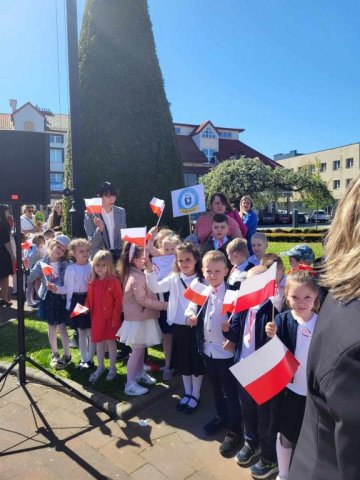 b_1024_768_0_00_images_2023_2024_Zerowki_Flaga_439605404_901582128436403_5977051653530497014_n